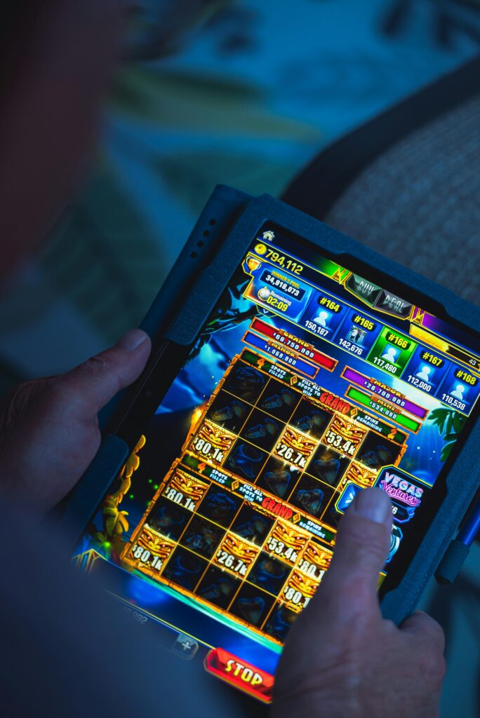 Instant Play or Traditional Casino? What Online Players Are Really Looking for Today